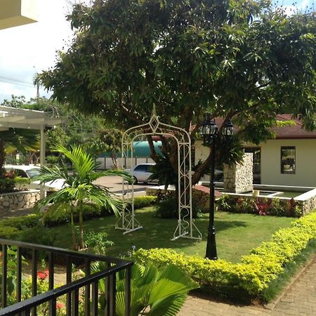 รูม ออน เดอะ บีช เนกริล Hotel ภายนอก รูปภาพ