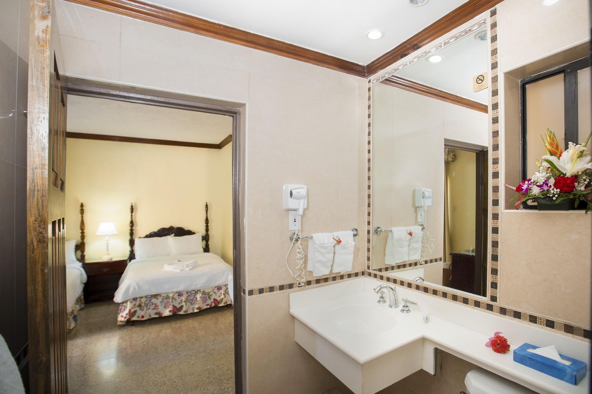 รูม ออน เดอะ บีช เนกริล Hotel ภายนอก รูปภาพ