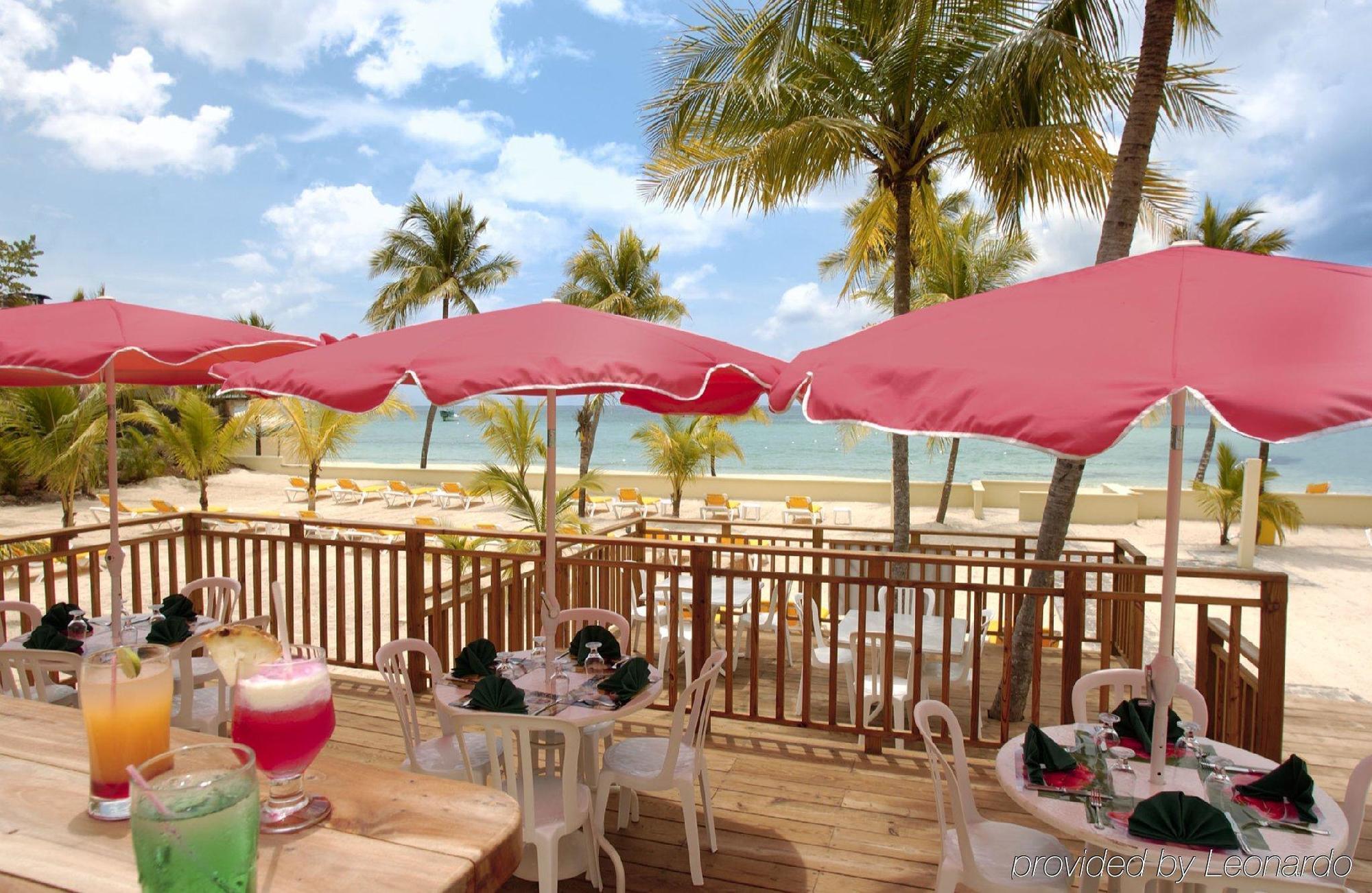รูม ออน เดอะ บีช เนกริล Hotel ร้านอาหาร รูปภาพ