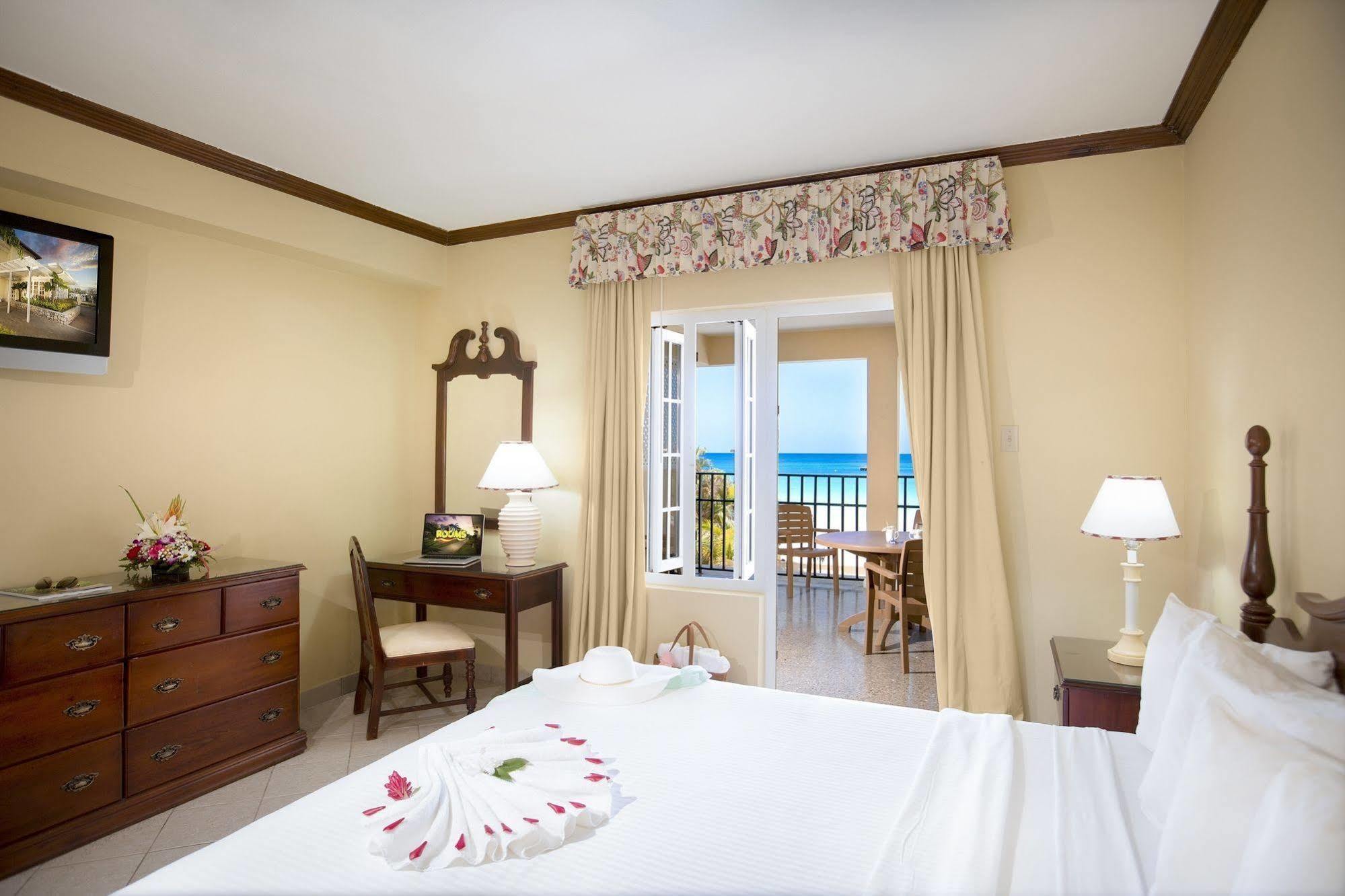 รูม ออน เดอะ บีช เนกริล Hotel ภายนอก รูปภาพ