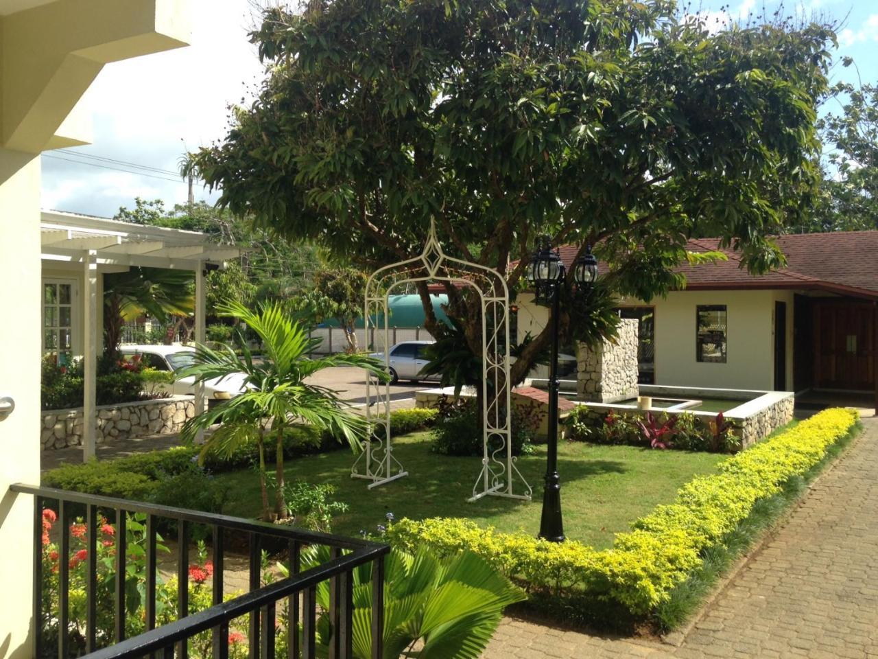 รูม ออน เดอะ บีช เนกริล Hotel ภายนอก รูปภาพ